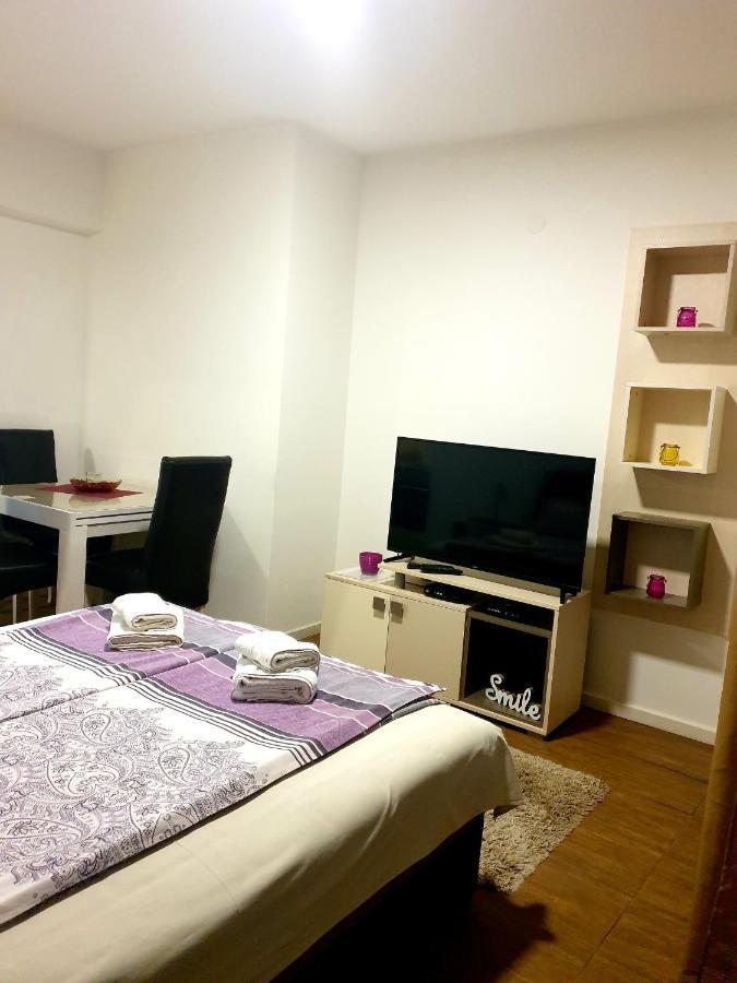 Laguna Apartman 2 นิส ภายนอก รูปภาพ