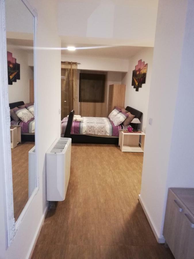 Laguna Apartman 2 นิส ภายนอก รูปภาพ
