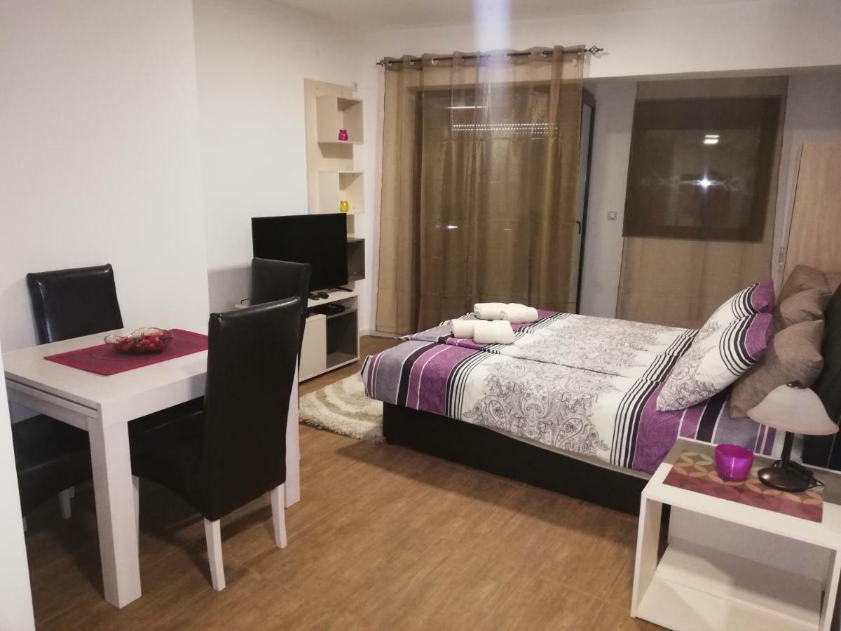 Laguna Apartman 2 นิส ภายนอก รูปภาพ